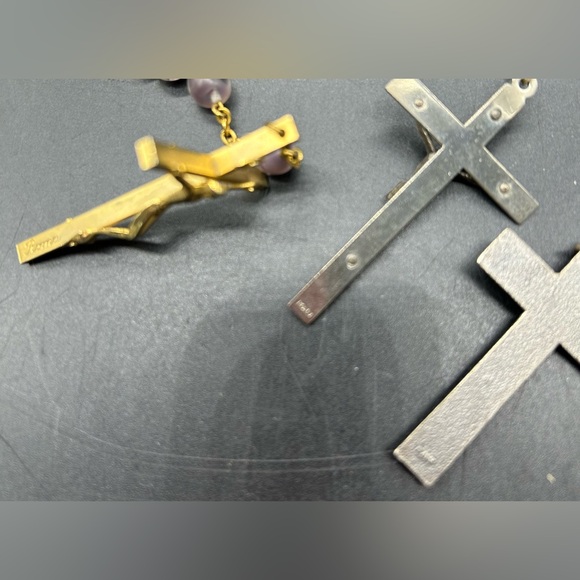 Rosary beads & extra Cross - Picture 2 of 4
